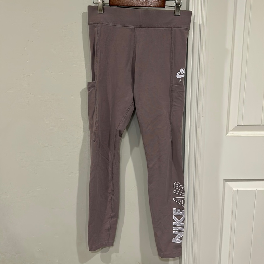 Light purple Nike air leggings. Medium